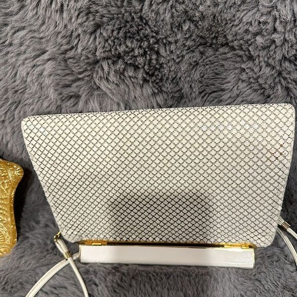 WHITNEY AND BAKER IVORY PURSE - Picture 13 of 15